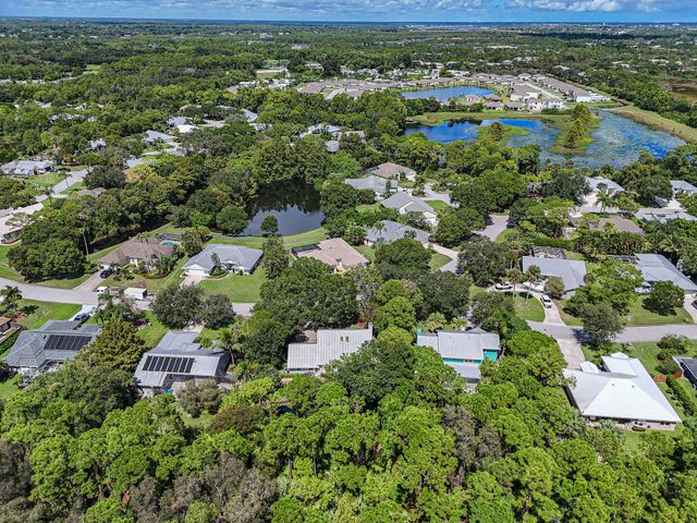 556 SE Meadow Wood Way, Stuart, FL 34997
