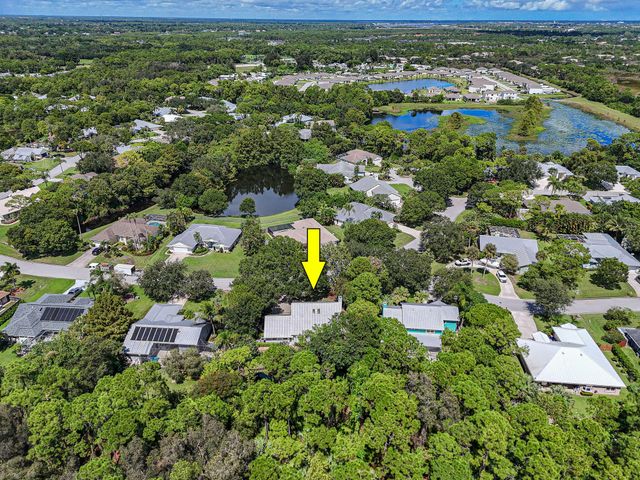 556 SE Meadow Wood Way, Stuart, FL 34997