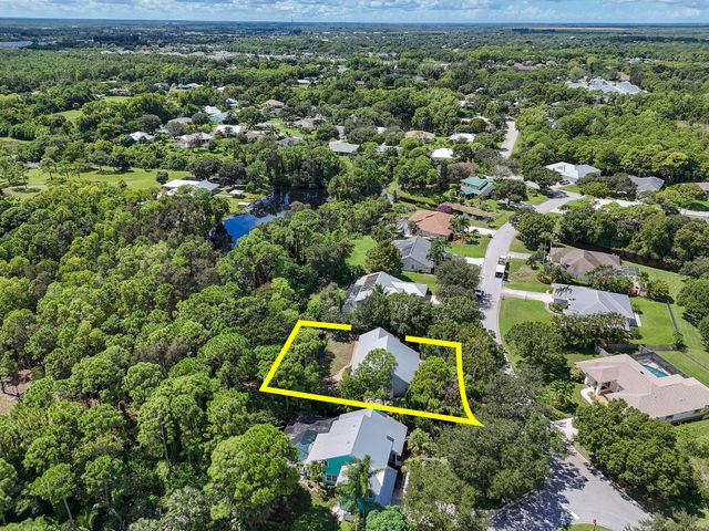 556 SE Meadow Wood Way, Stuart, FL 34997