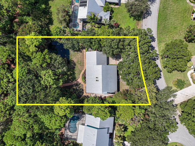 556 SE Meadow Wood Way, Stuart, FL 34997