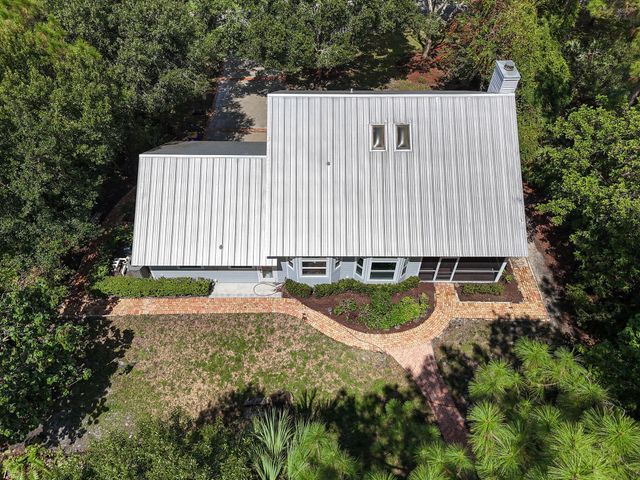 556 SE Meadow Wood Way, Stuart, FL 34997