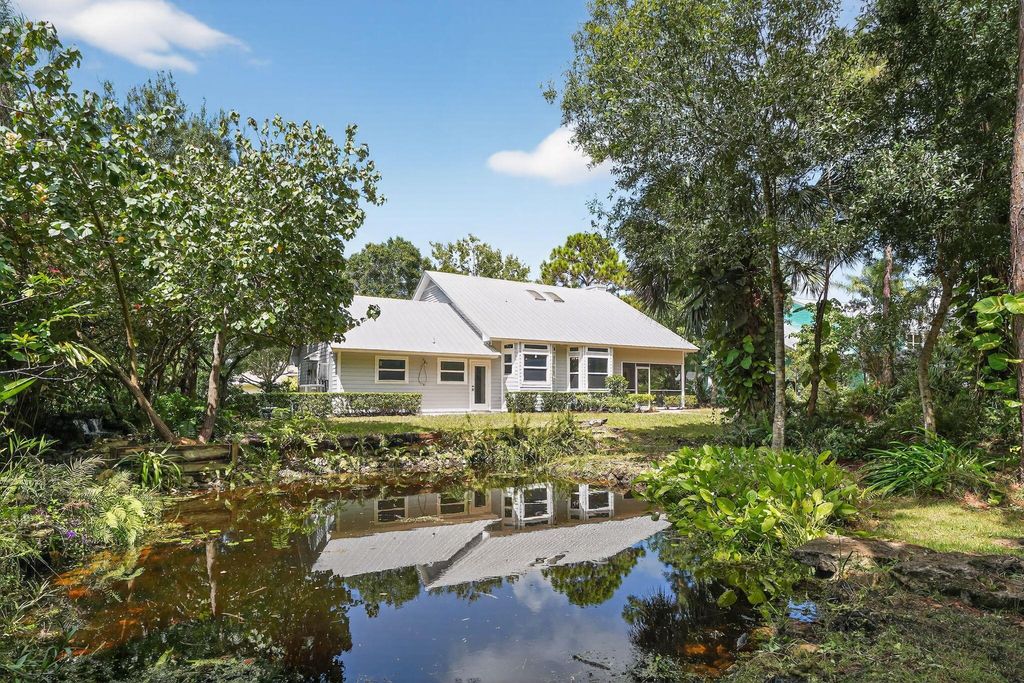 556 SE Meadow Wood Way, Stuart, FL 34997