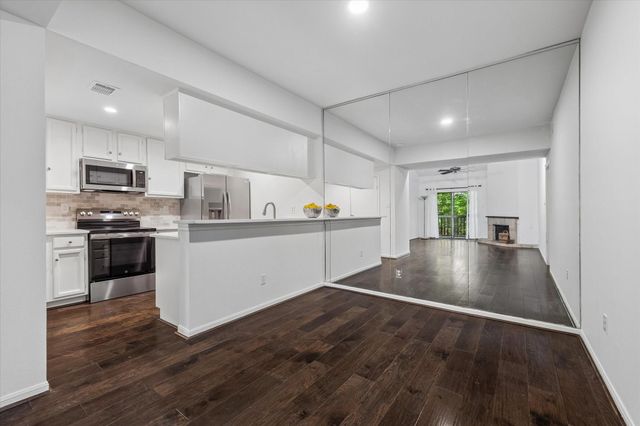 11711 Memorial Drive 540, Houston, TX 77024