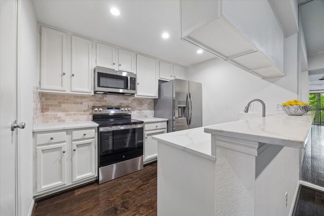 11711 Memorial Drive 540, Houston, TX 77024