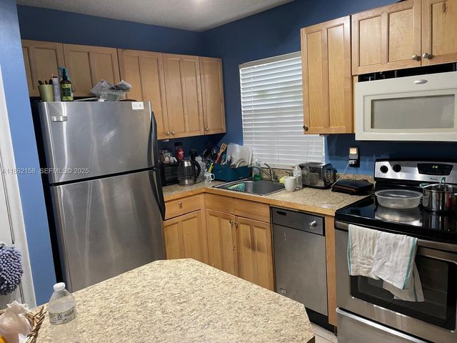5162 NE 6th Avenue 308, Oakland Park, FL 33334