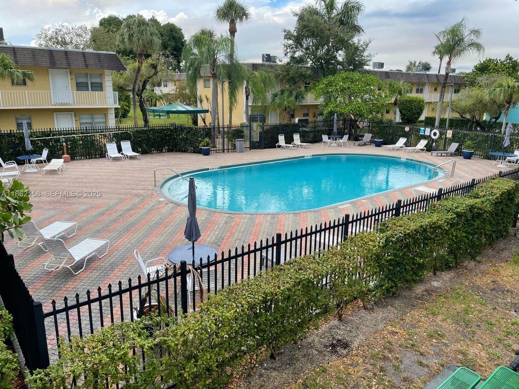 5162 NE 6th Avenue 308, Oakland Park, FL 33334