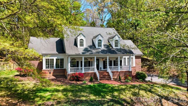 401 Stonecroft Drive, Lenoir, NC 28645