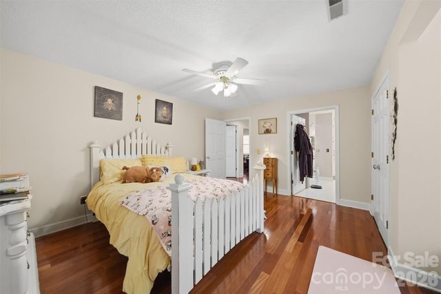 401 Stonecroft Drive, Lenoir, NC 28645