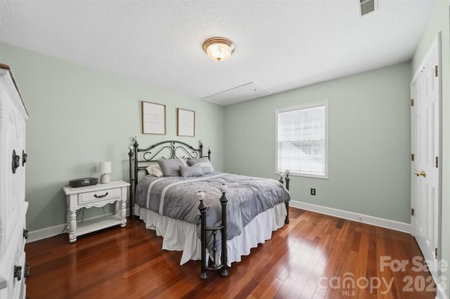401 Stonecroft Drive, Lenoir, NC 28645