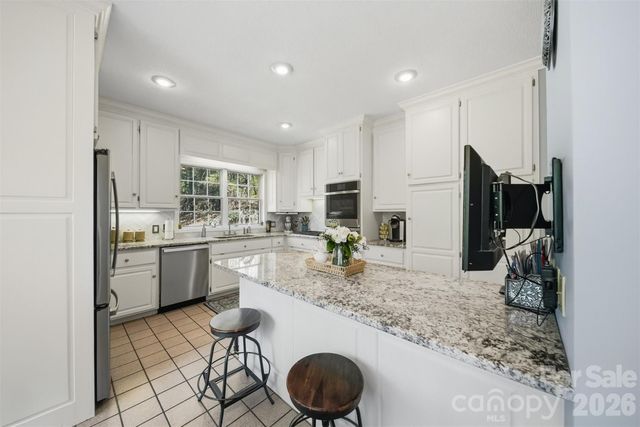 401 Stonecroft Drive, Lenoir, NC 28645
