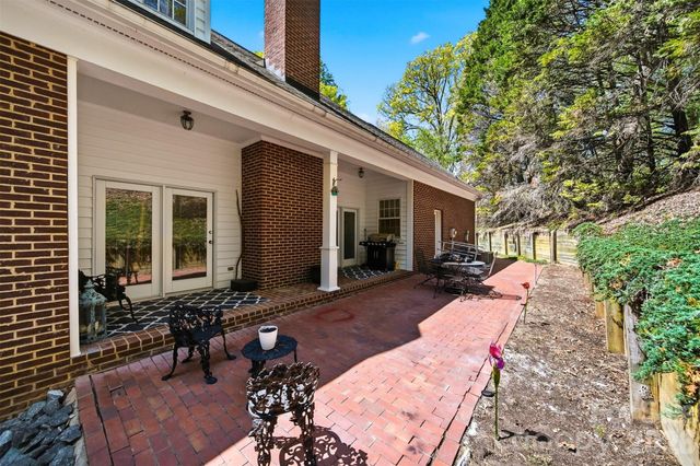 401 Stonecroft Drive, Lenoir, NC 28645