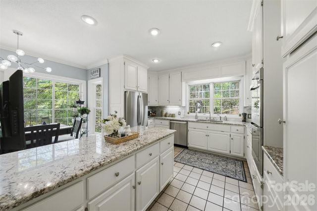 401 Stonecroft Drive, Lenoir, NC 28645