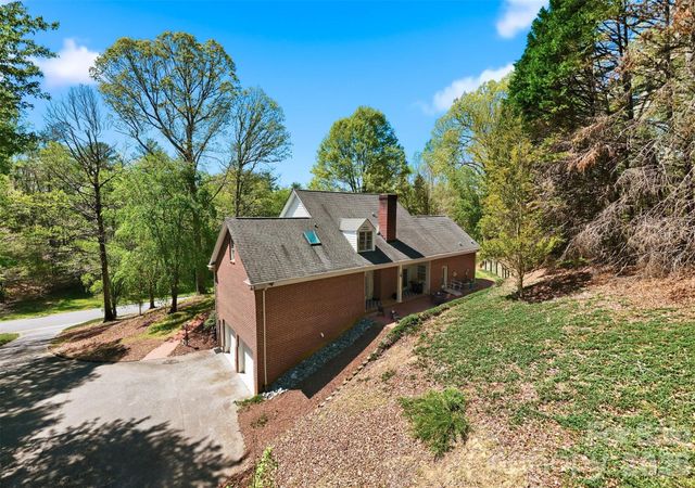 401 Stonecroft Drive, Lenoir, NC 28645