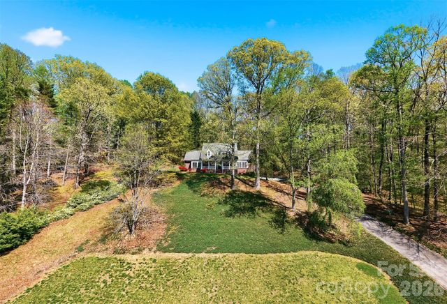 401 Stonecroft Drive, Lenoir, NC 28645