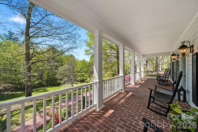 401 Stonecroft Drive, Lenoir, NC 28645