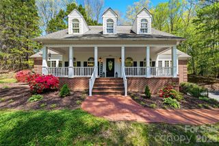 401 Stonecroft Drive, Lenoir, NC 28645