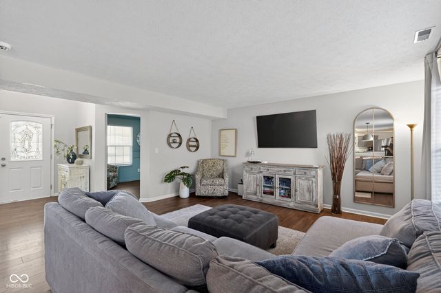 9686 Bruddy Drive, Fishers, IN 46038