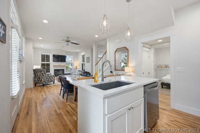 43 Center Lane S, Carlton Landing, OK 74432