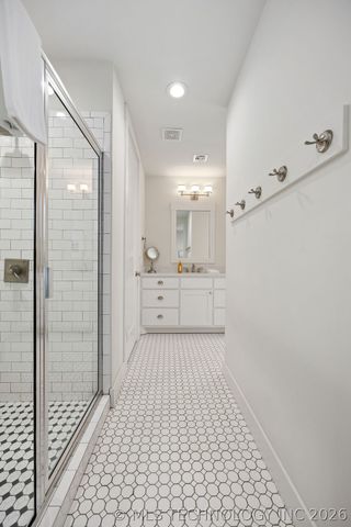 43 Center Lane S, Carlton Landing, OK 74432