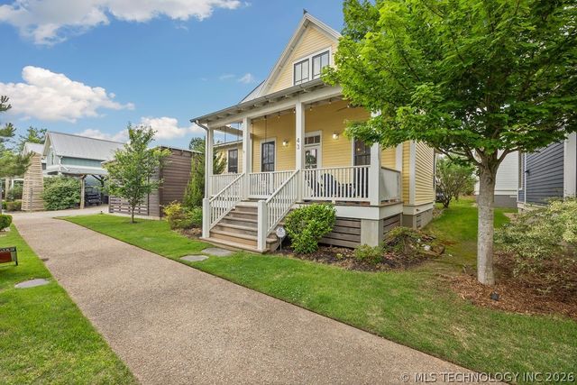 43 Center Lane S, Carlton Landing, OK 74432