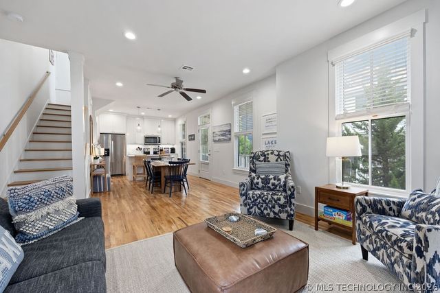 43 Center Lane S, Carlton Landing, OK 74432