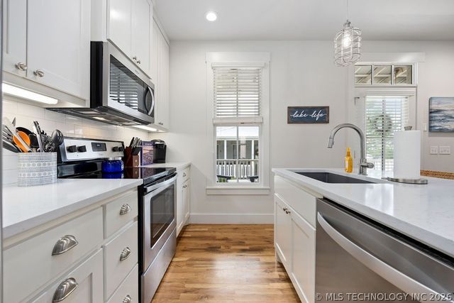 43 Center Lane S, Carlton Landing, OK 74432