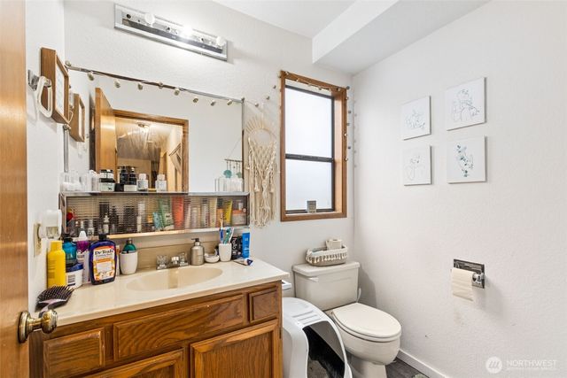 15215 Larch Way, Lynnwood, WA 98087