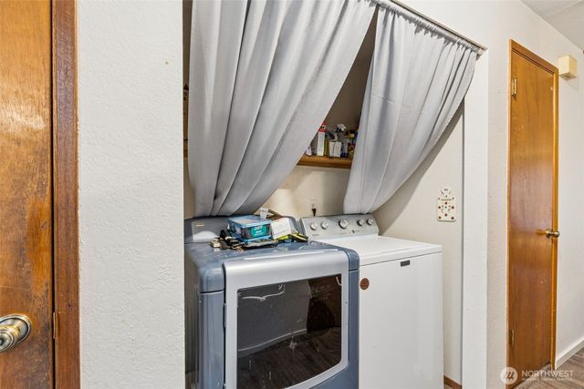 15215 Larch Way, Lynnwood, WA 98087