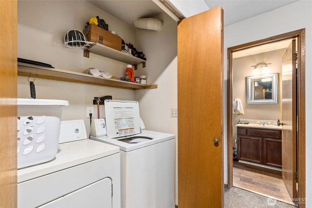 15215 Larch Way, Lynnwood, WA 98087