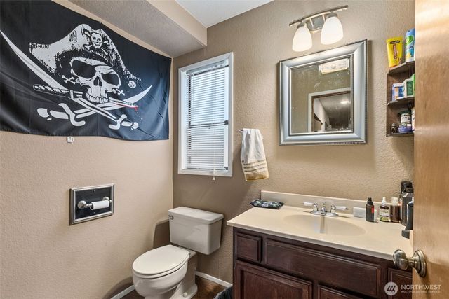 15215 Larch Way, Lynnwood, WA 98087