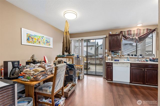 15215 Larch Way, Lynnwood, WA 98087