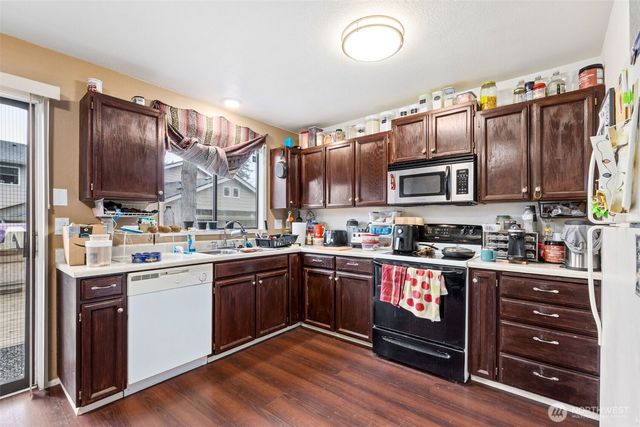 15215 Larch Way, Lynnwood, WA 98087