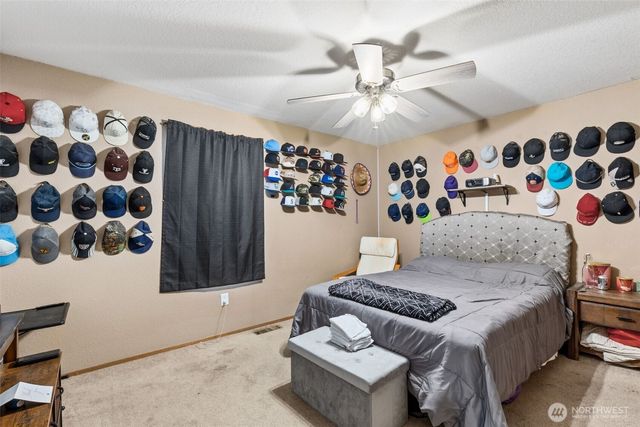 15215 Larch Way, Lynnwood, WA 98087