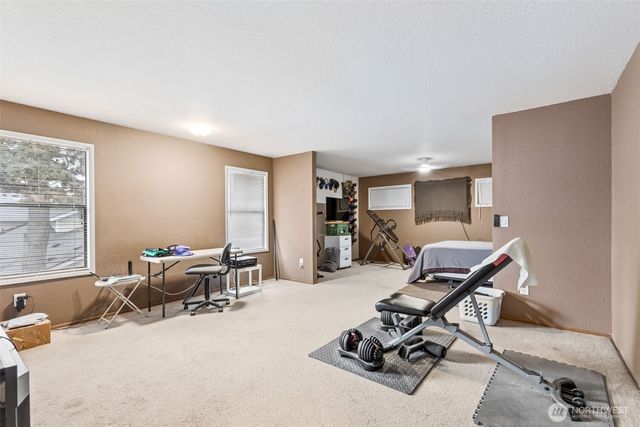 15215 Larch Way, Lynnwood, WA 98087