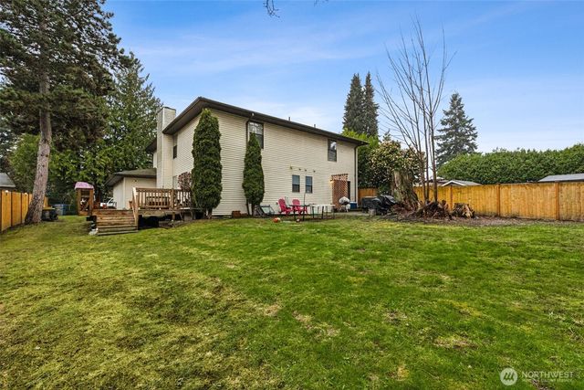 15215 Larch Way, Lynnwood, WA 98087