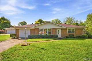 300 Longview Drive, Belleville, IL 62223