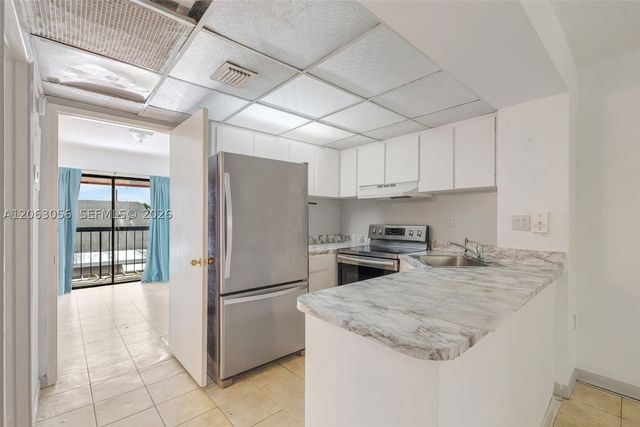 2170 W 60th St 16208, Hialeah, FL 33016