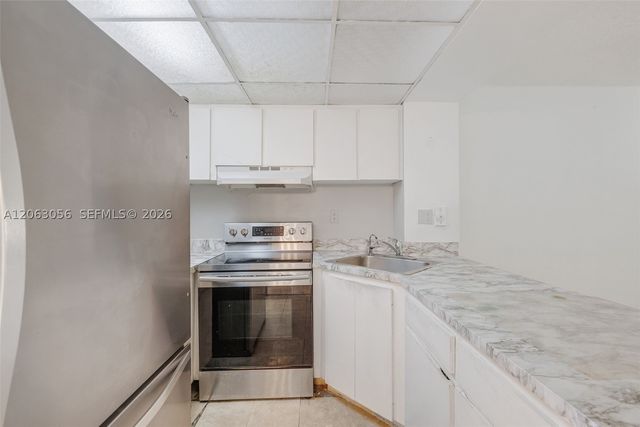 2170 W 60th St 16208, Hialeah, FL 33016