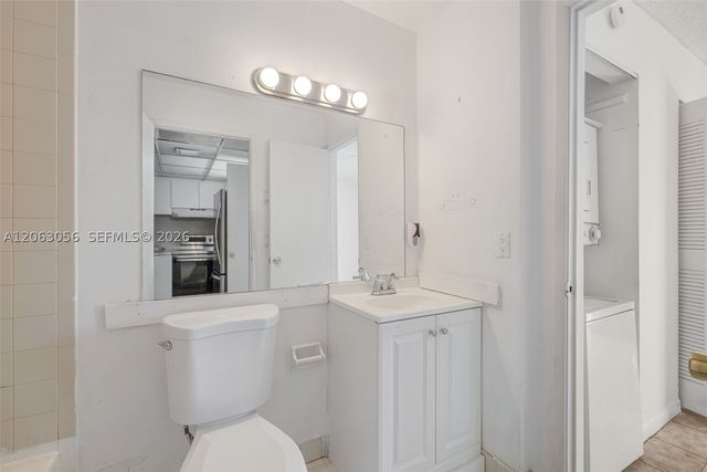 2170 W 60th St 16208, Hialeah, FL 33016