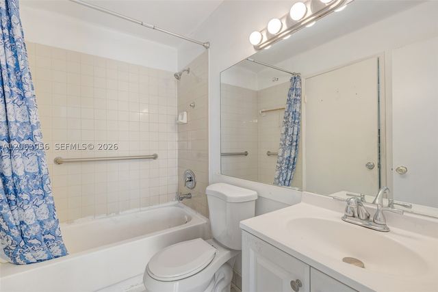 2170 W 60th St 16208, Hialeah, FL 33016