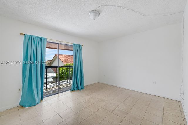 2170 W 60th St 16208, Hialeah, FL 33016
