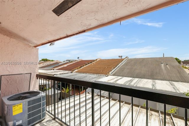 2170 W 60th St 16208, Hialeah, FL 33016