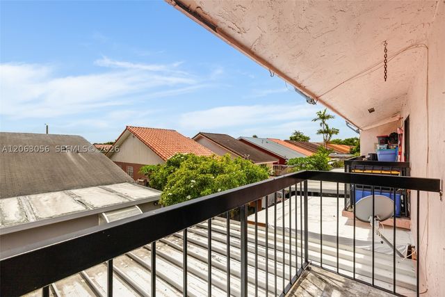 2170 W 60th St 16208, Hialeah, FL 33016