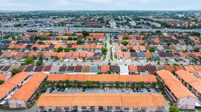 2170 W 60th St 16208, Hialeah, FL 33016