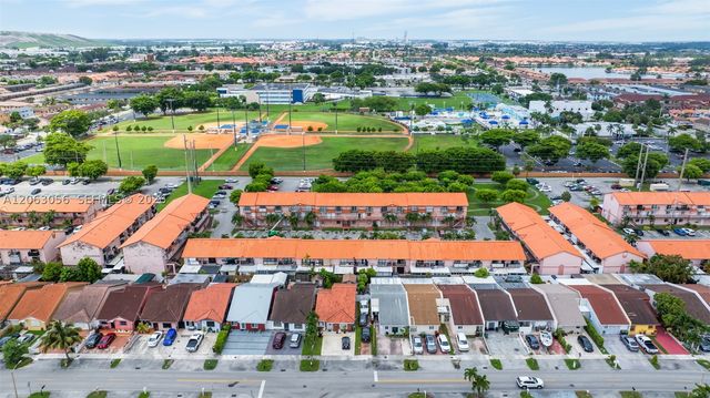 2170 W 60th St 16208, Hialeah, FL 33016