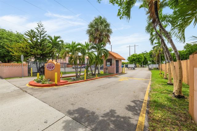 2170 W 60th St 16208, Hialeah, FL 33016