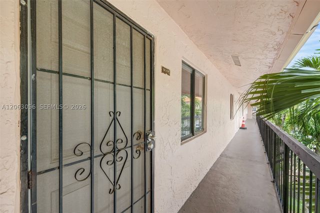 2170 W 60th St 16208, Hialeah, FL 33016