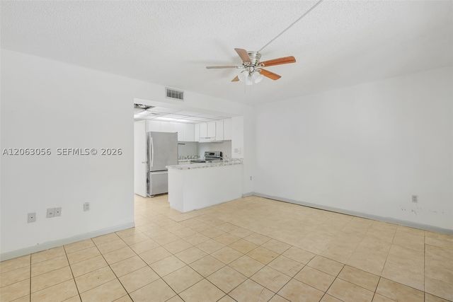 2170 W 60th St 16208, Hialeah, FL 33016