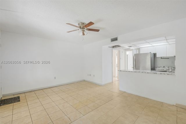 2170 W 60th St 16208, Hialeah, FL 33016