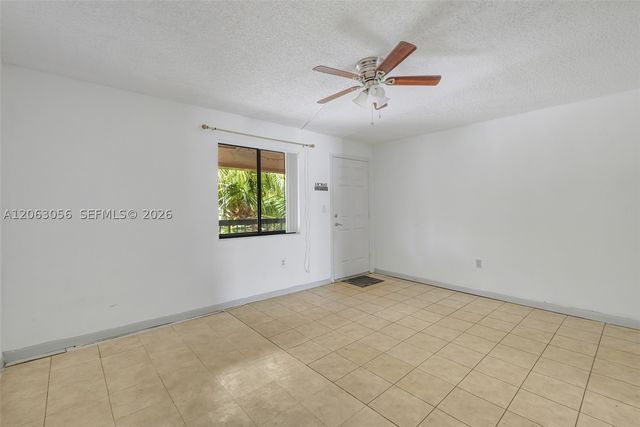 2170 W 60th St 16208, Hialeah, FL 33016